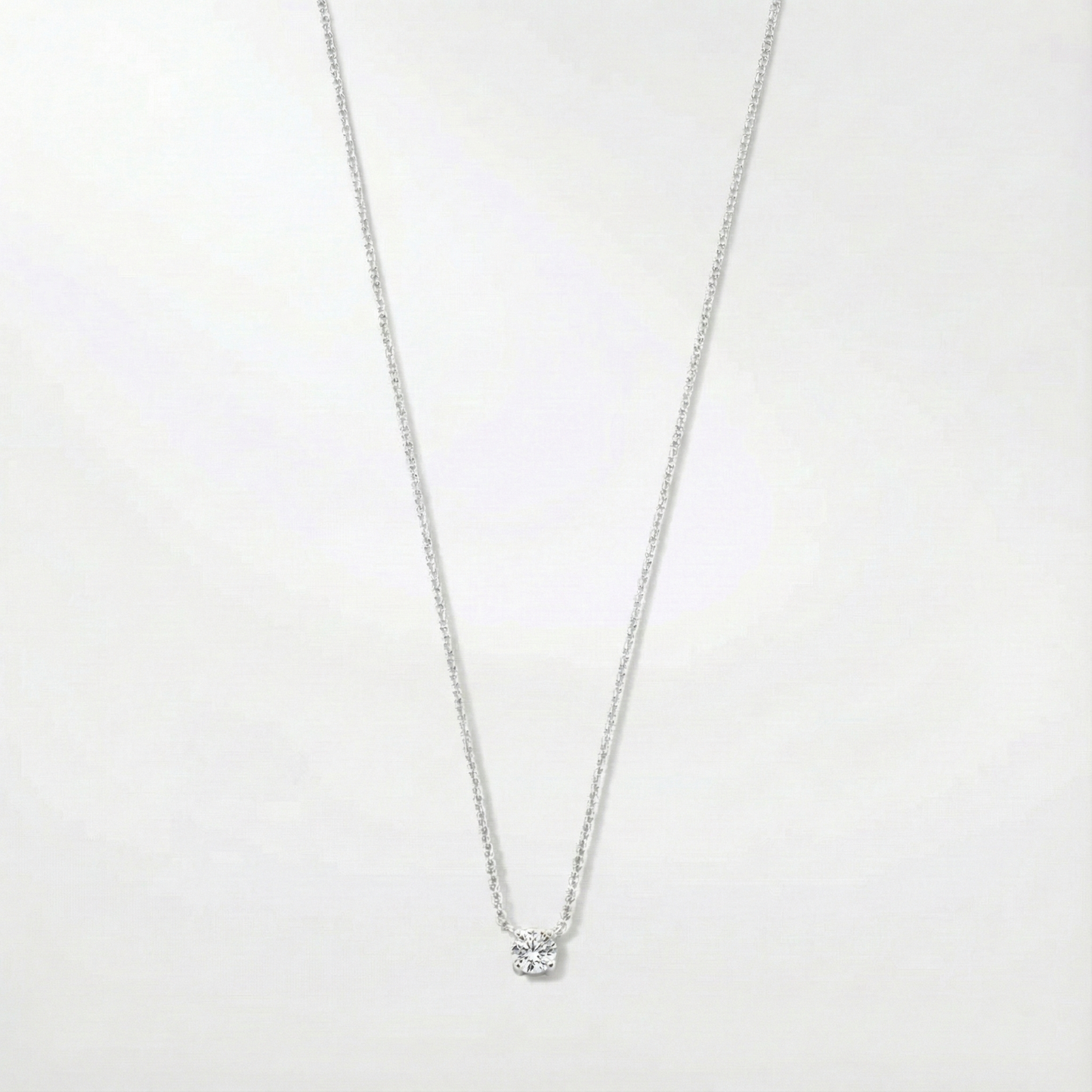 Collana Klára con pietra moissanite
