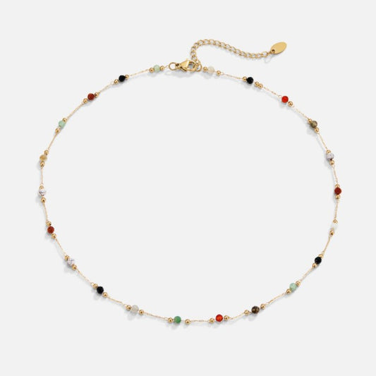 Gertruda – Collana dorata con dettagli colorati