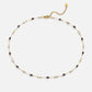 Tereza – Collana delicata con discreti dettagli bianchi e neri