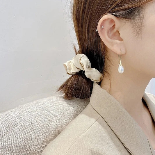 CLASSIC PEARL DROP EARRINGS