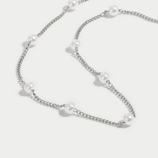 Miriam – Delicate golden necklace with pearls
