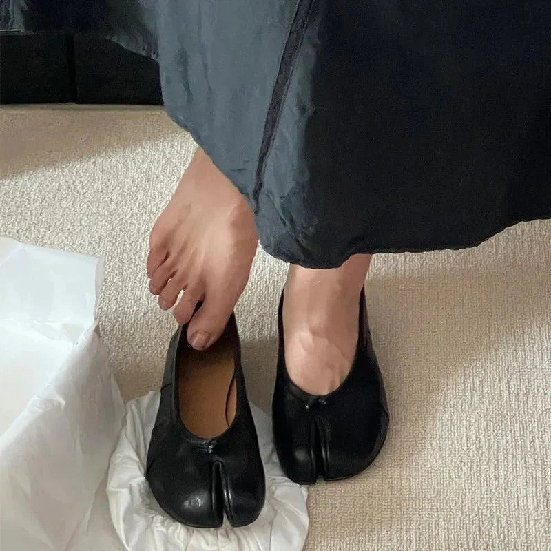 ABIGAIL | Tabi Split Toe Ballet Flats | Vegan Leather Ballerinas