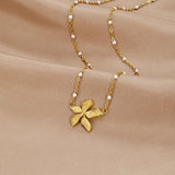 Felicia – Collana dorata con pendente ovale