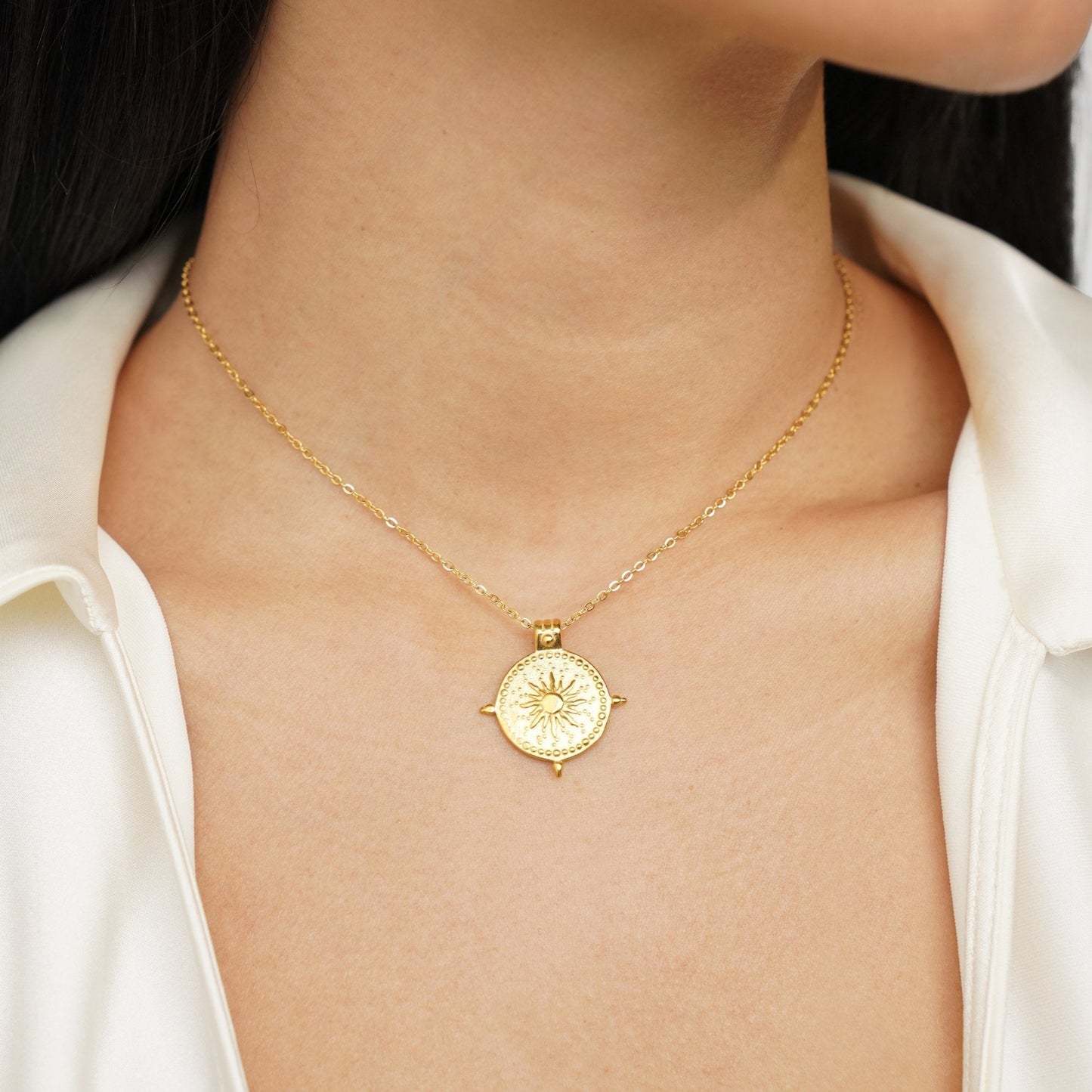 Luisa – Collana dorata delicata con due cuori