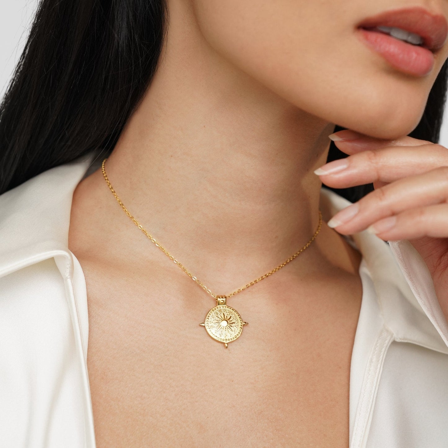 Luisa – Collana dorata delicata con due cuori
