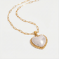 Viktorie – Collana in oro con un elegante pendente.