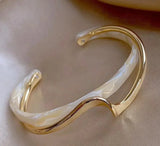 WHITE OPAL GOLD BRACELET