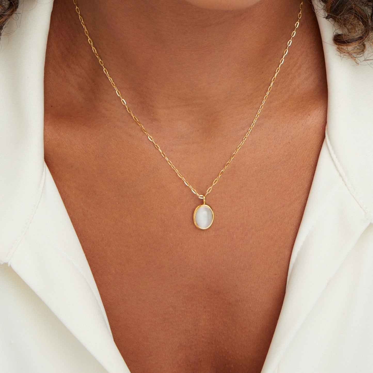 Verena – Collana dorata doppia con accenti neri