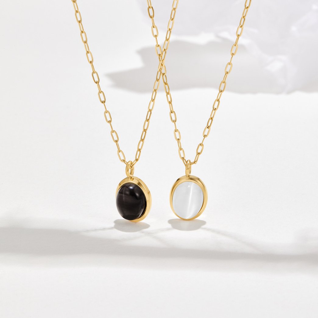 Verena – Collana dorata doppia con accenti neri