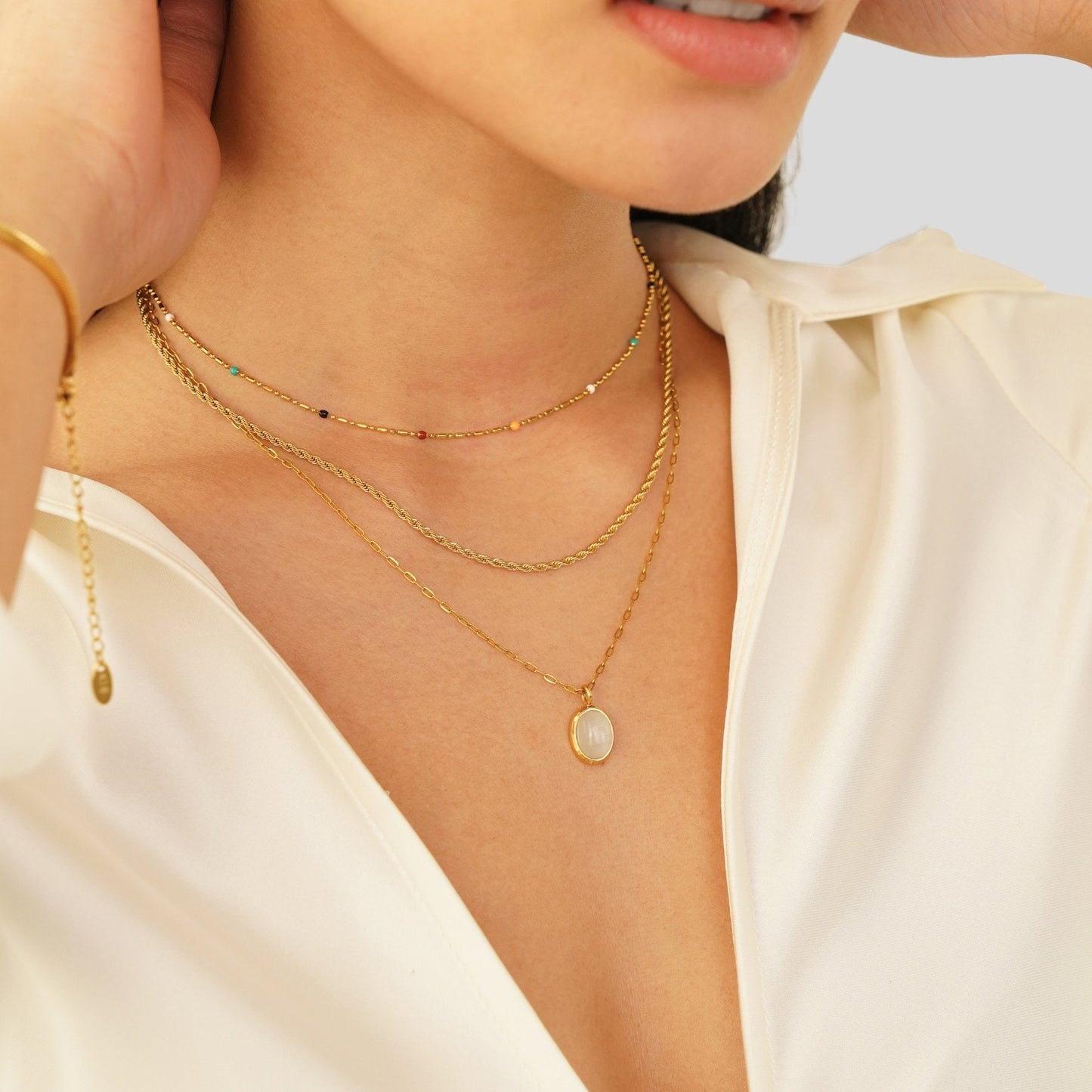 Verena – Collana dorata doppia con accenti neri